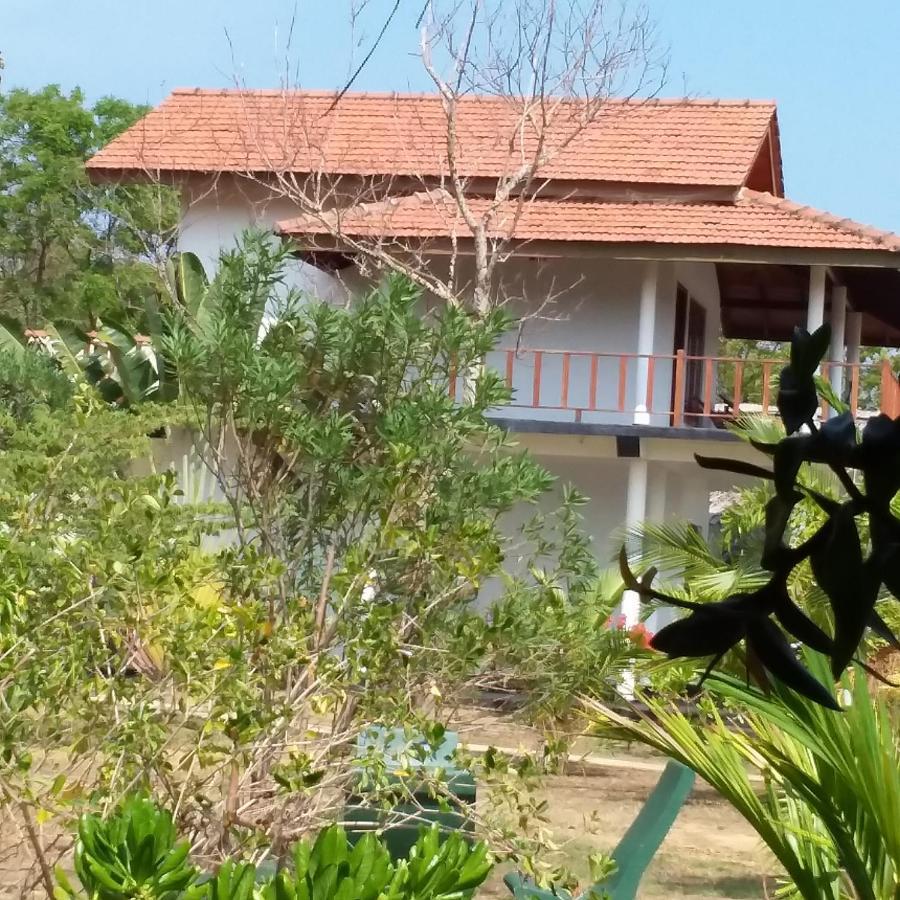 Pearl Cave Cabanas & Resturant Tangalle Eksteriør bilde